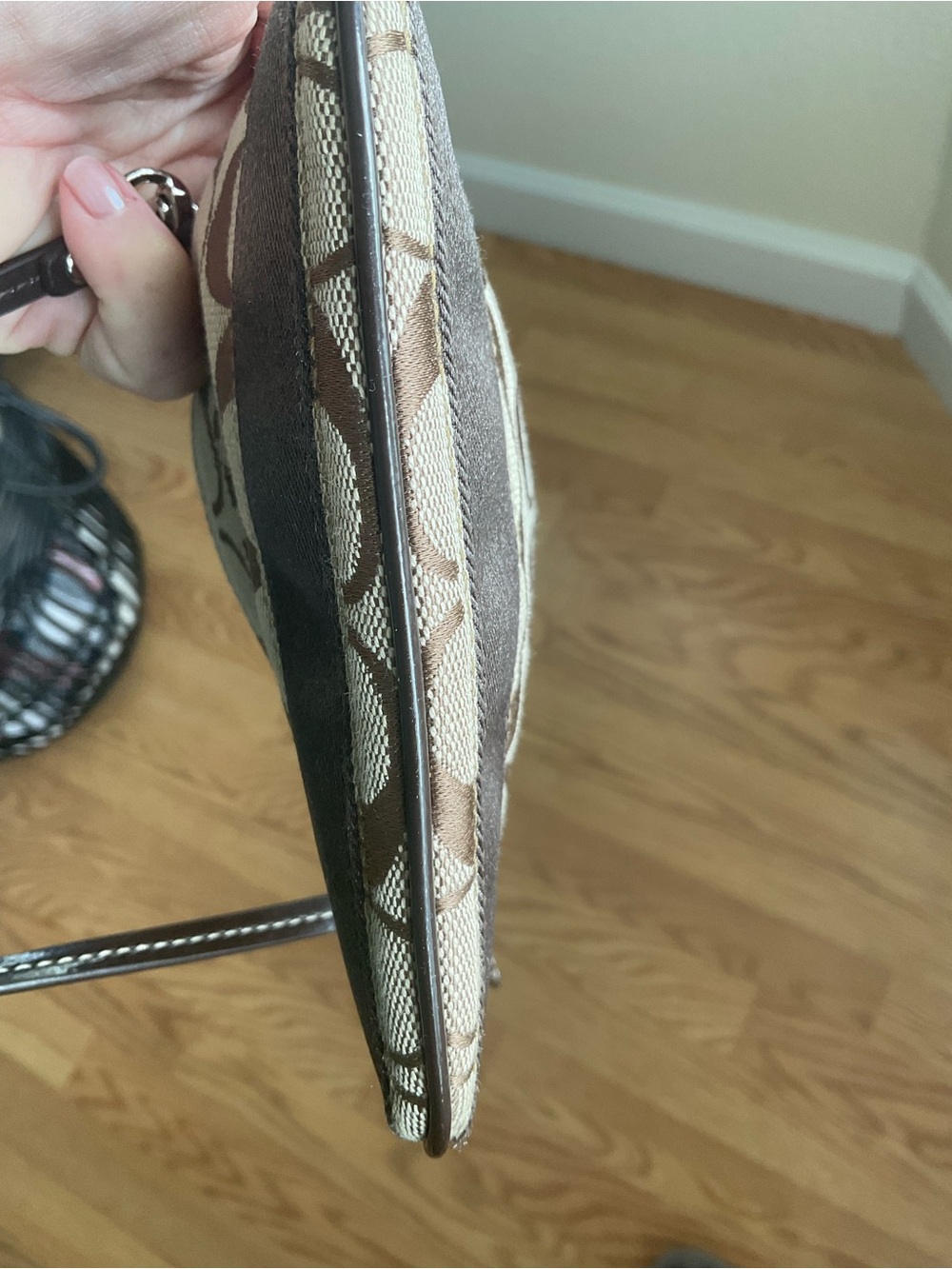 Coach Signature Khaki/Brown Logo Wristlet Canvas Patent Leather Strap & Trim - Picture 6 of 13